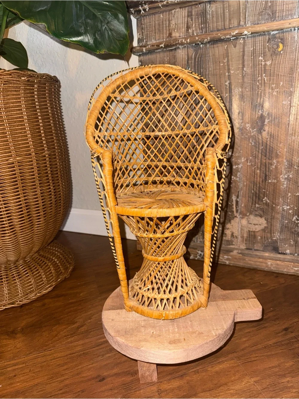 Vtg Peacock Fan Back Rattan Chair 13.5” Plant Stand Wicker Boho